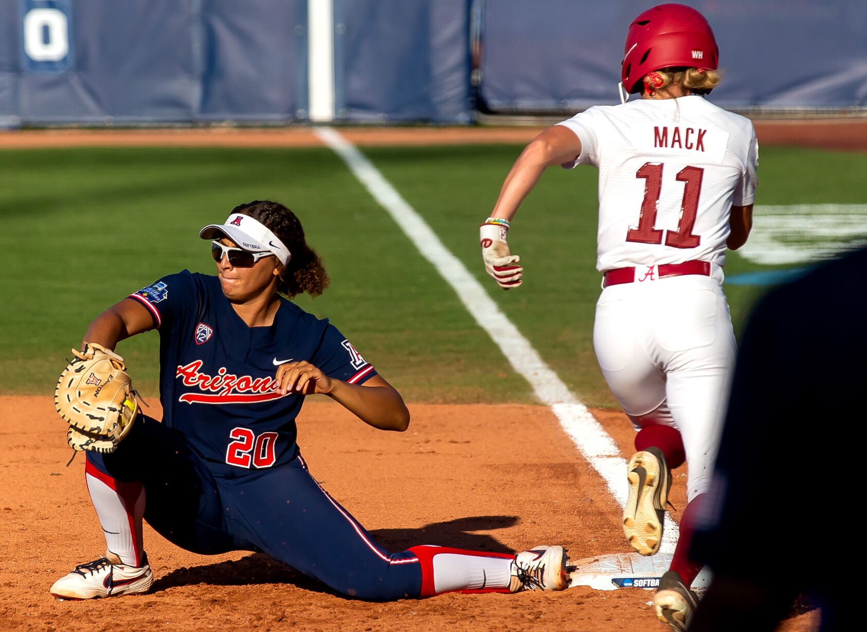 WCWS: Arizona vs Alabama